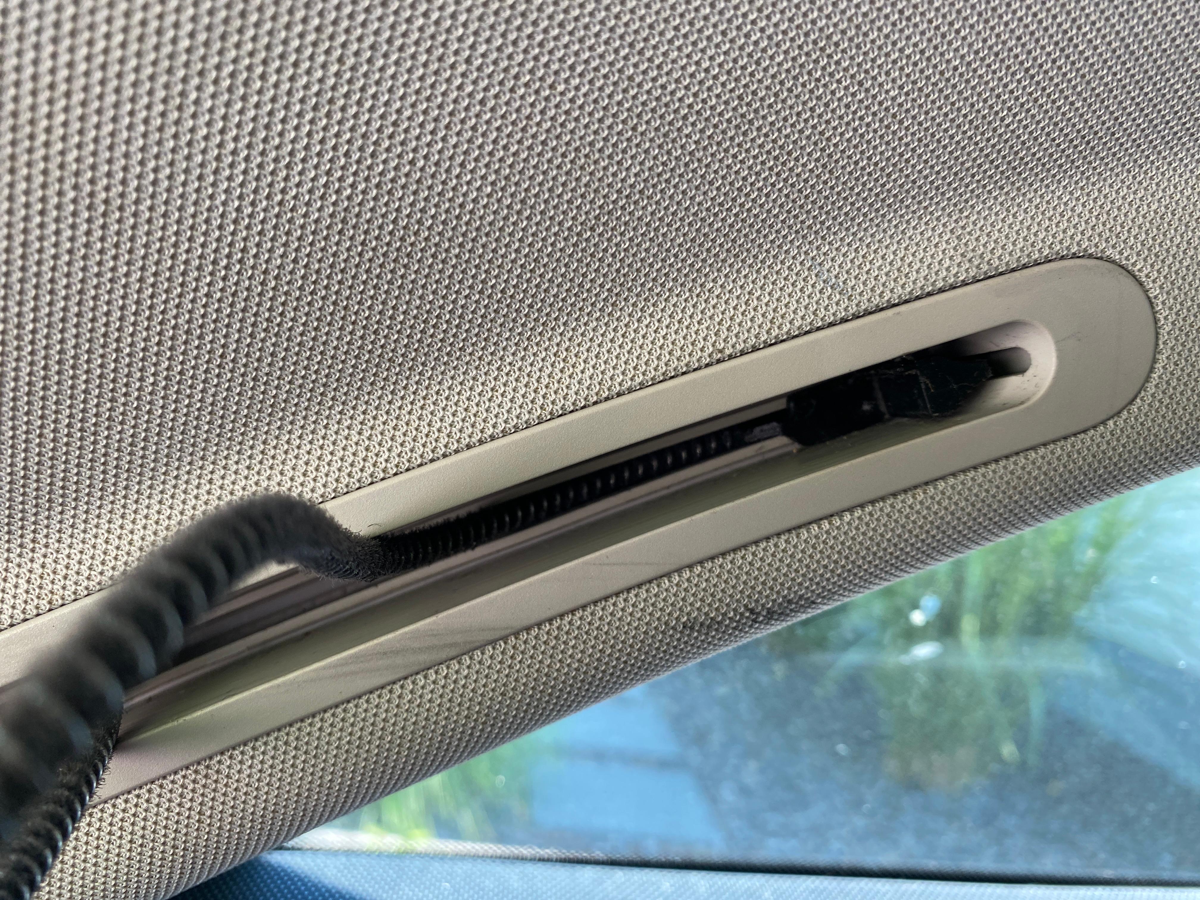 S205 Laderaumabdeckung Zugseil raus