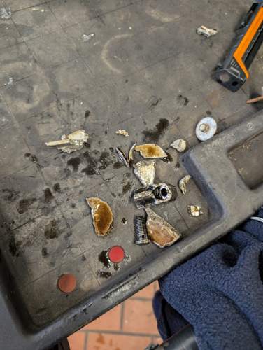 Teile aus dem Motor