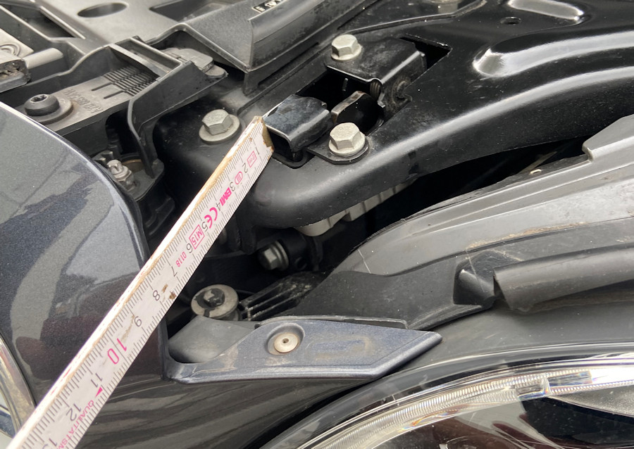 S212 (W212) BJ2011: Motorhaube klemmt, öffnen geht nicht