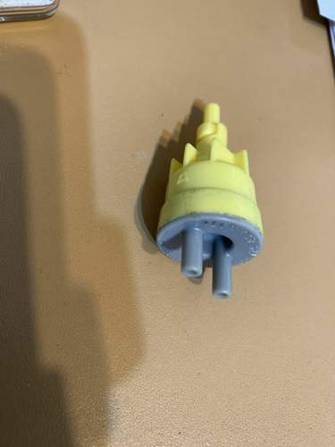 Vacuum check valve W126