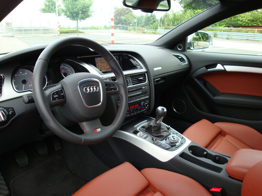 S5 in Meteorgrau mit Mustangbraunen sitzen passend?