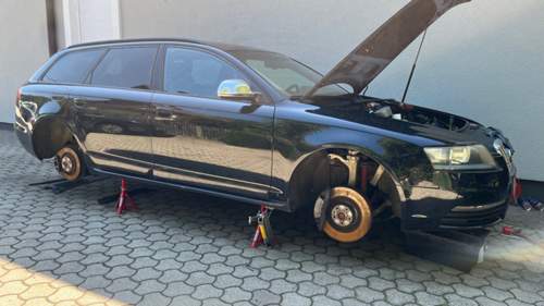S6 Avant auf Stelzen