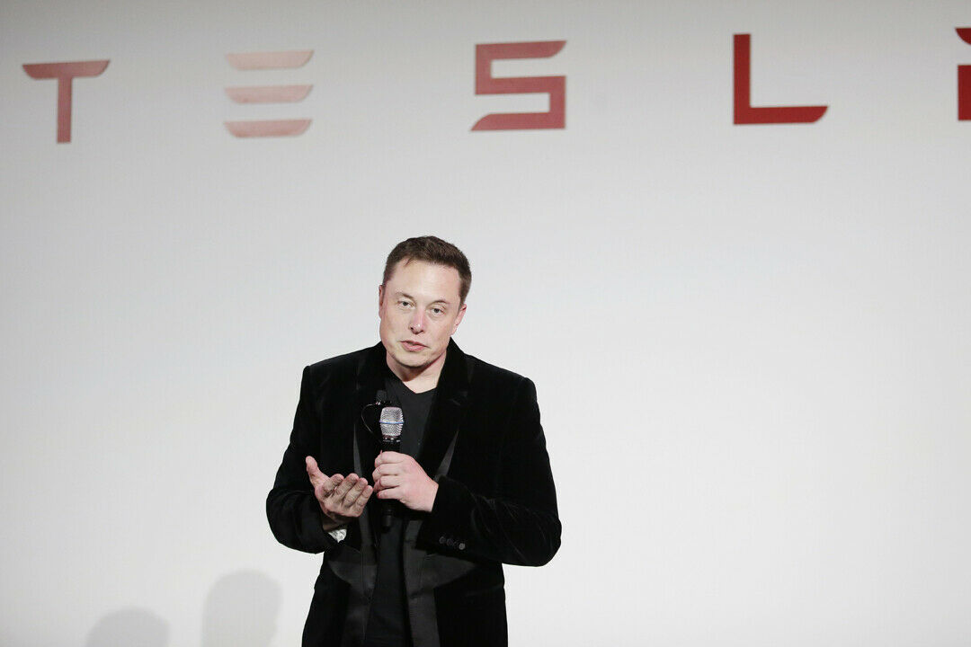 Elon Musk soll gegenüber Sigmar Gabriel geäußert haben, bei dem Bau einer europäischen Akku-Fabrik auch an dem Standort Deutschland interessiert zu sein