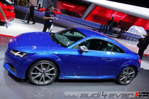 Audi-stand-genf-teil1-2015-071