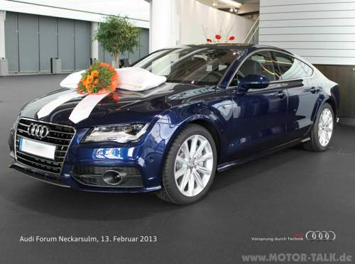 Schleifchen und Blumen vom Autohaus