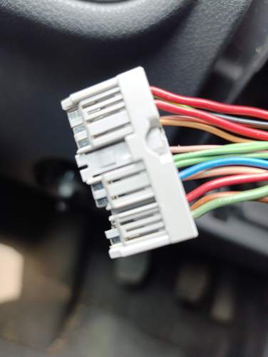 Dacia-sandero-stecker2-img-20250608