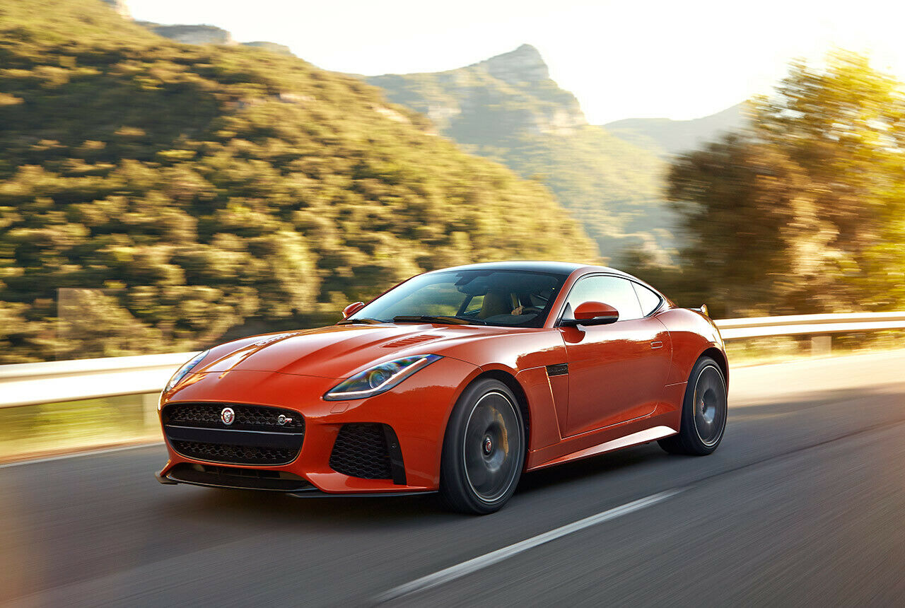 Der F-Type SVR ist der schnellste Serien F-Type, er schafft 322 km/h