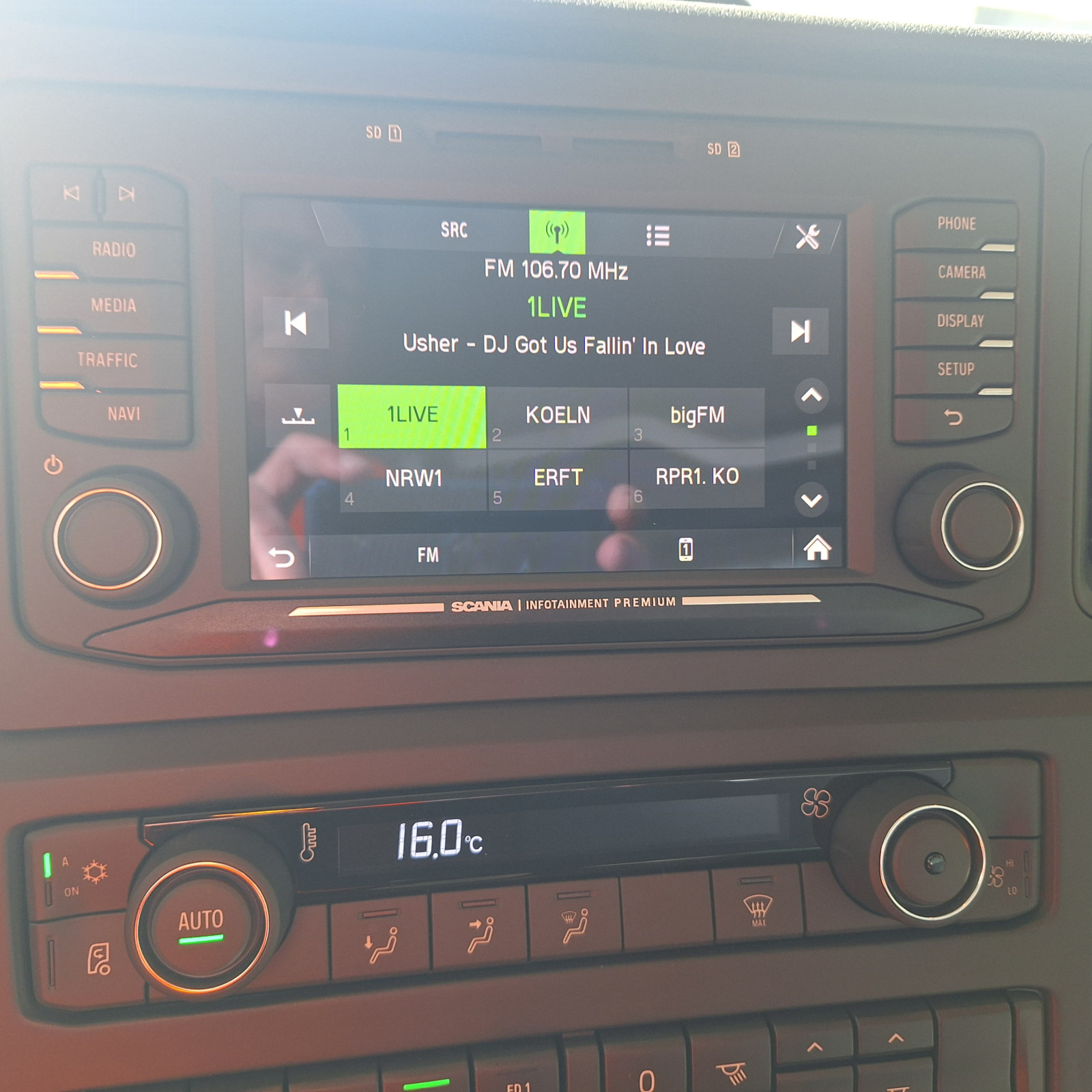 Scania Infotainment Premium, Navigation vorhanden oder nicht