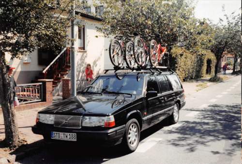 VOLVO 945