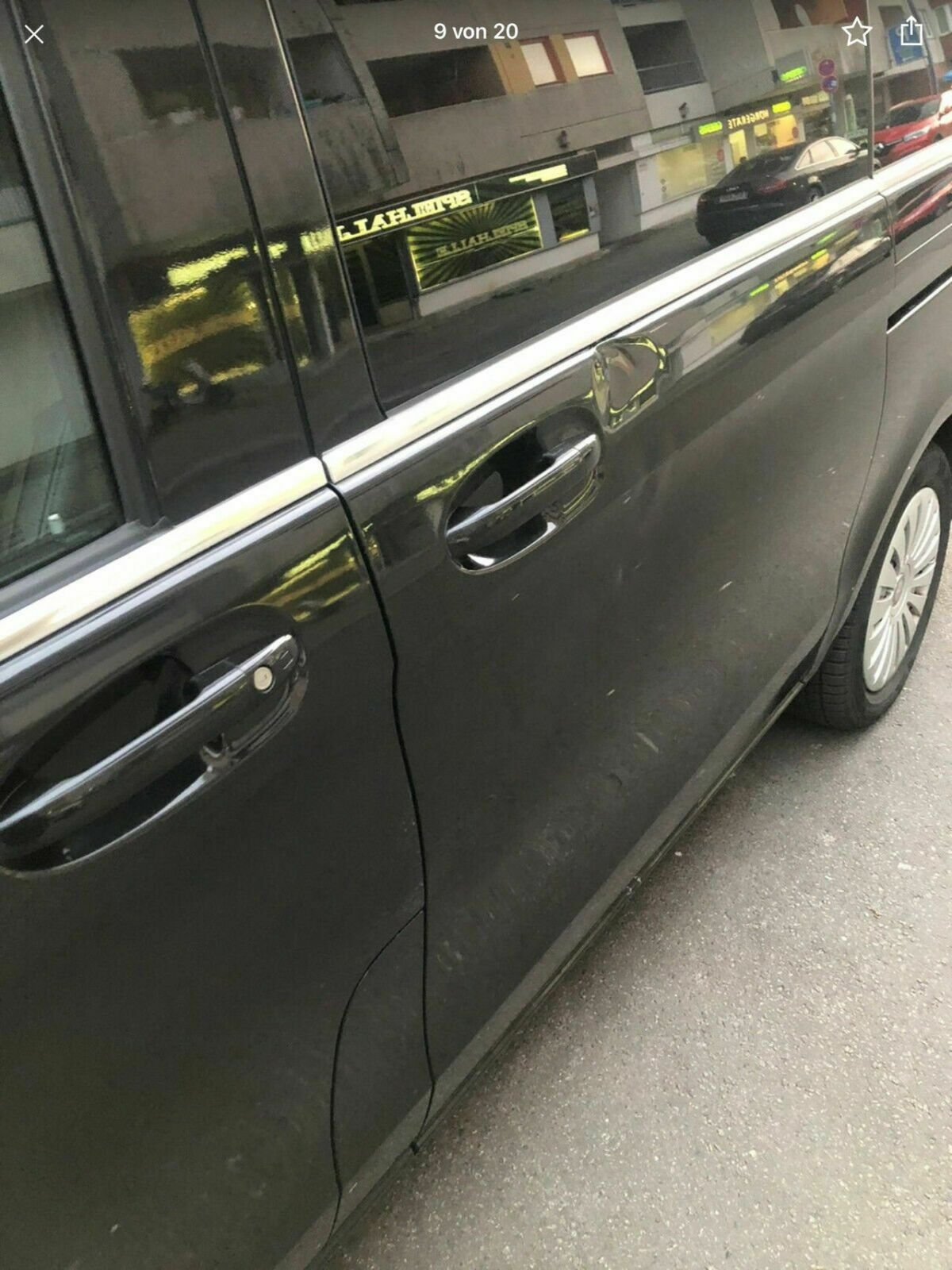 Schaue mir morgen einen V250 an, leider mit großer Beule in der Tür