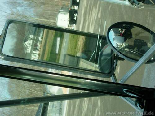 Mirror-w-a
