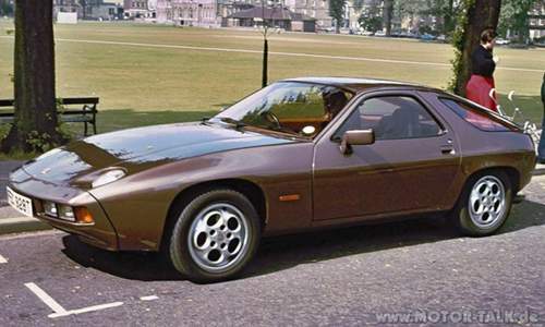 800px-porsche-928-parkers-piece