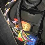 Stecker Beifahrerseite Fußraum hinter Einstiegsleiste