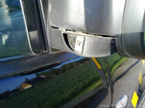 Caddy-spiegelloch-rechts-001