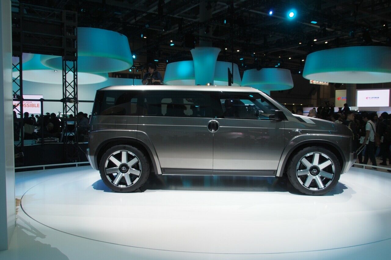 Das auf der Tokio Motor Show 2017 präsentierte Concept-Car Toyota TJ Cruiser soll über einen Hybridantrieb mit einem 2,0-Liter-Verbrenner verfügen
