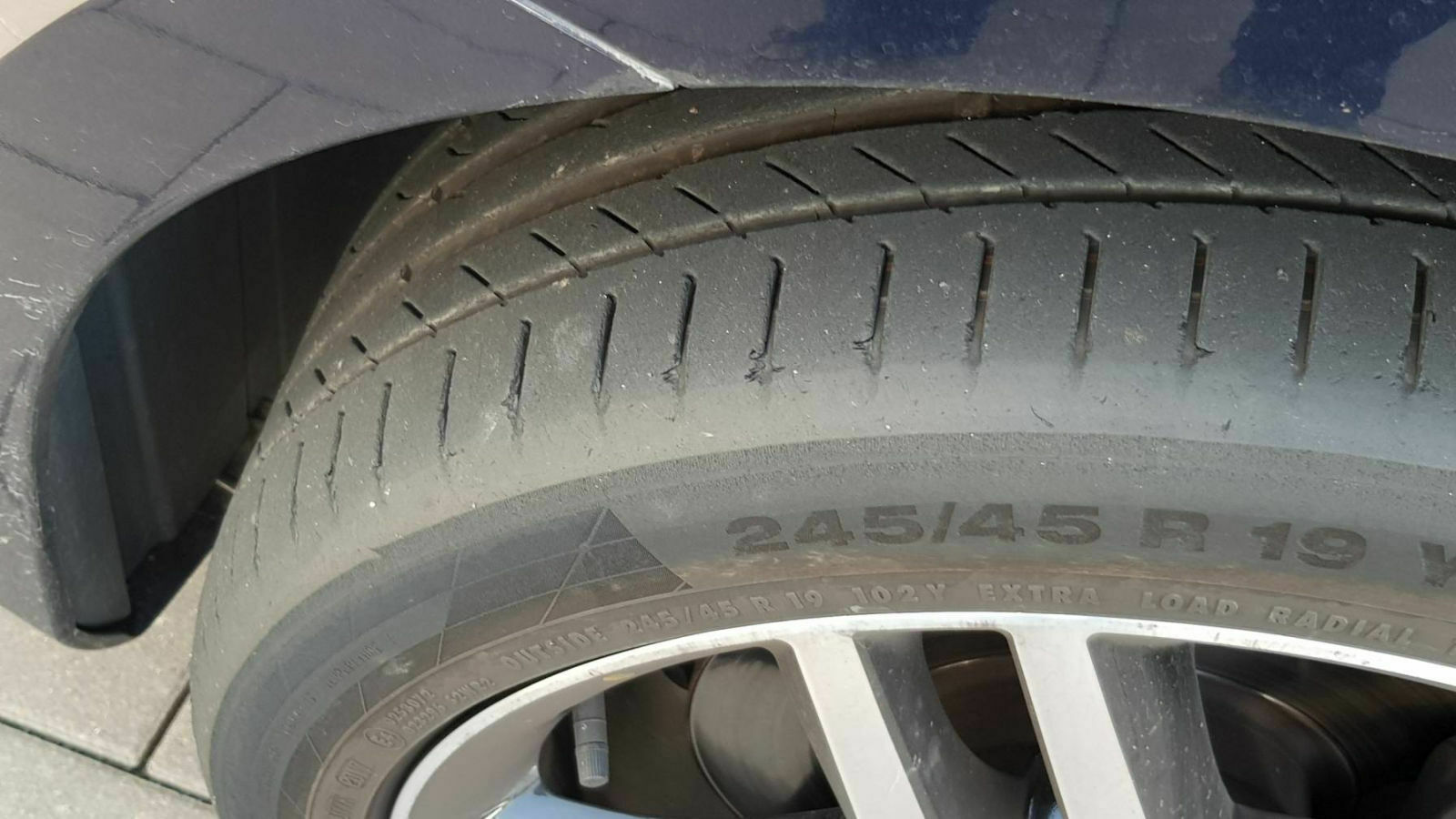 Schnell abgefahrene Reifenflanken vorn