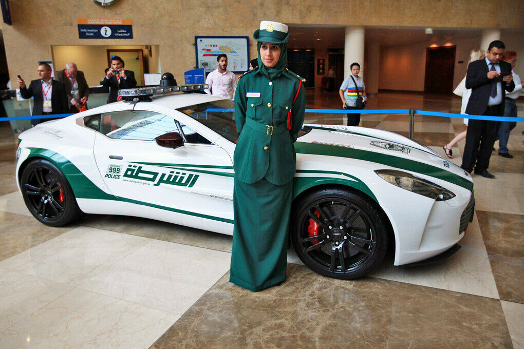 Erst kürzlich haben die Polizisten in Dubai einen Aston Martin One 77 erhalten