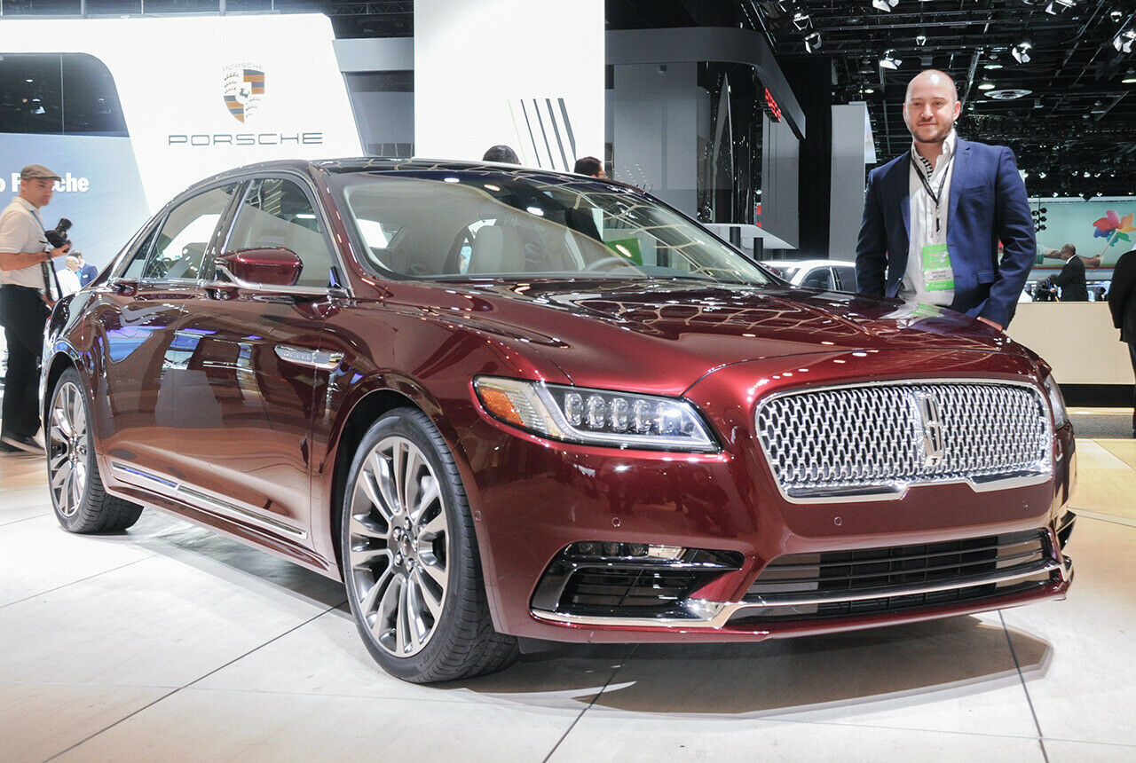 MOTOR-TALK Redakteur Philipp Monse und der neue Lincoln Continental