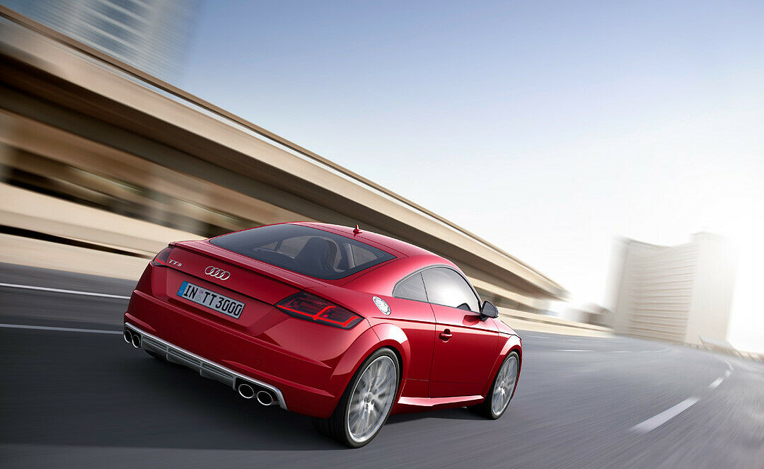 Vier Endrohre gibt es nur beim Audi TTS. Alle anderen Modelle tragen nur zwei Rohre in der Schürze