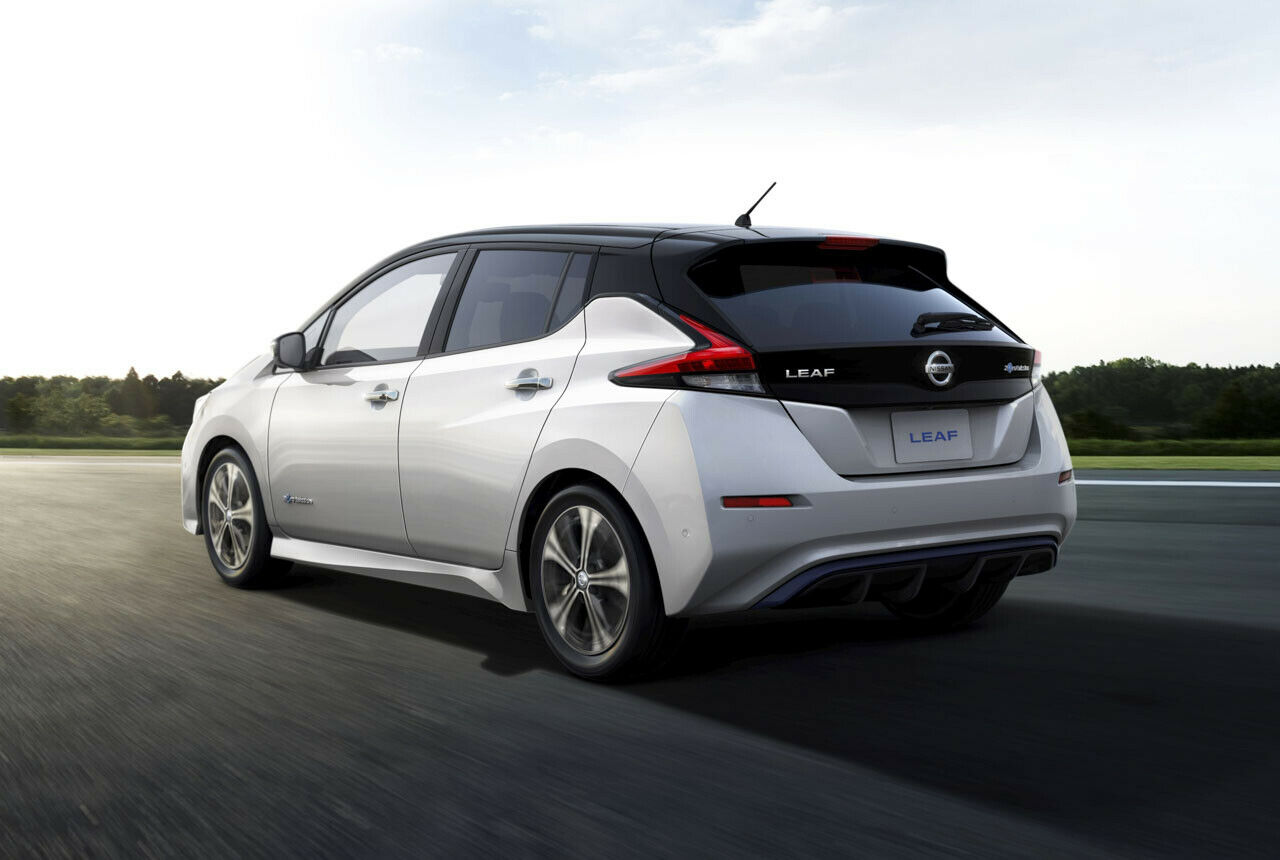 Mit seinem 40-kWh-Akku fährt der Leaf rein elektrisch 378 Kilometer weit, laut NEFZ