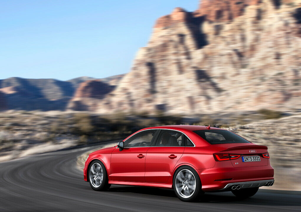 250 Spitze, 4,9 Sekunden von 0 auf 100 und Allrad-Antrieb: Audi S3 Limousine.