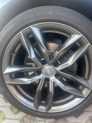 Audi A5 Reifen vorne links