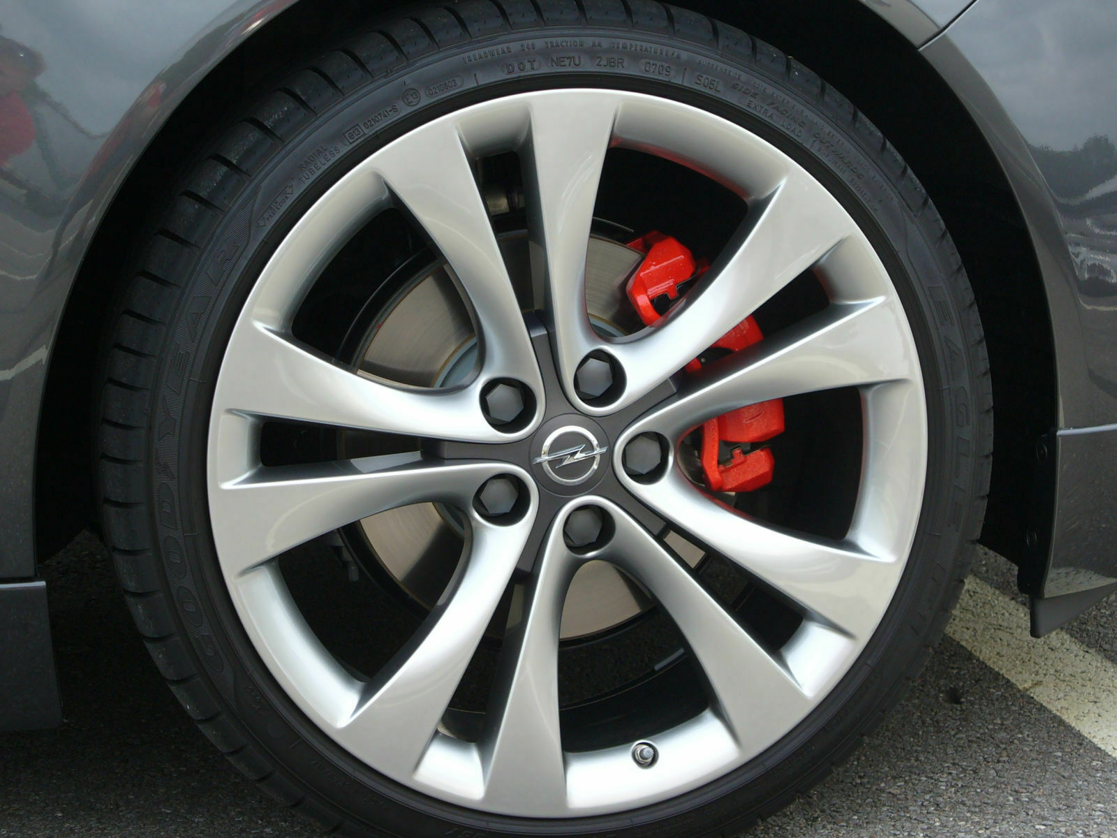 Schraubendeckel 20 Zoll Felgen halten nicht.
