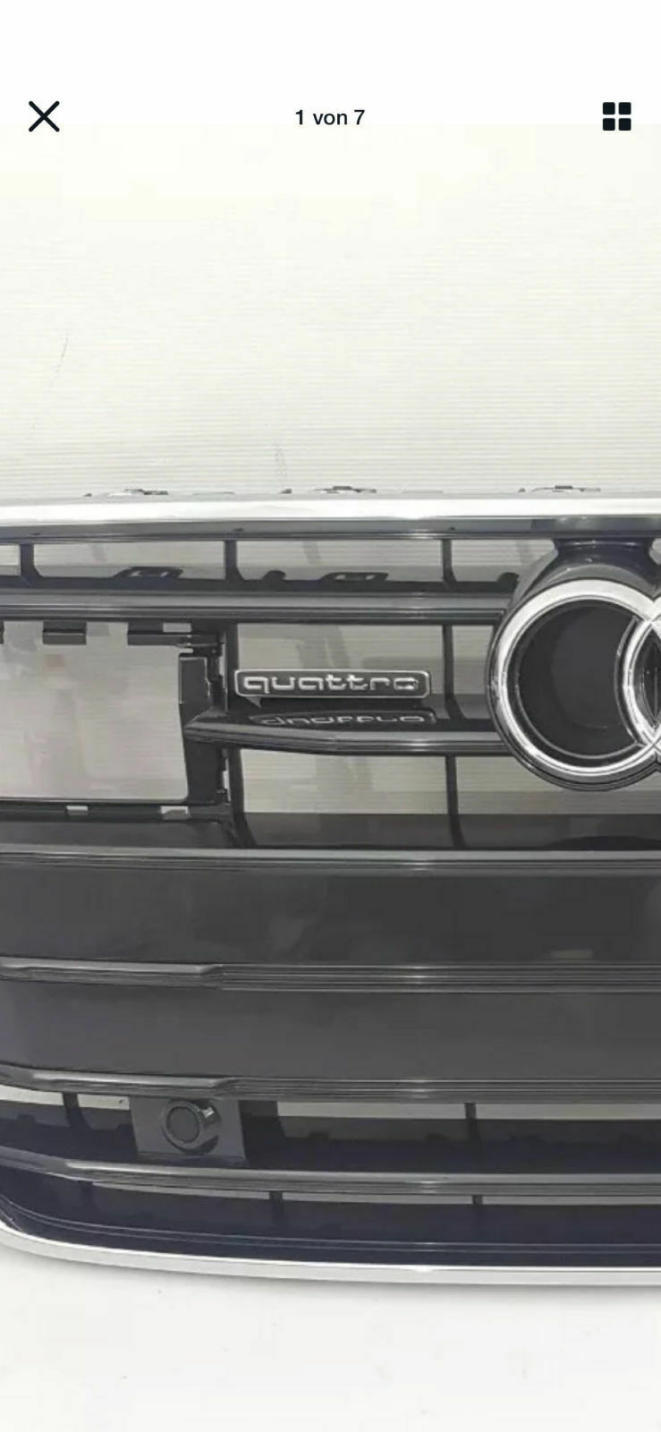 Schriftzug "quattro" am Kühlergrill