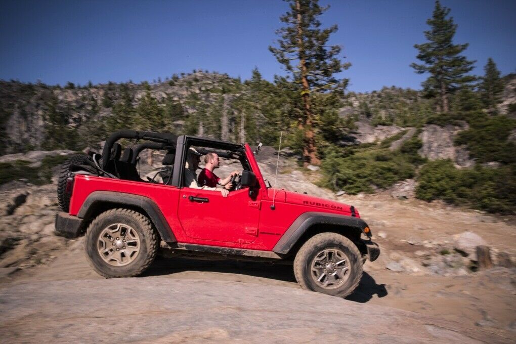 MT-Redakteur Philipp Monse mit dem Jeep Rubicon auf dem Rubicon Trail