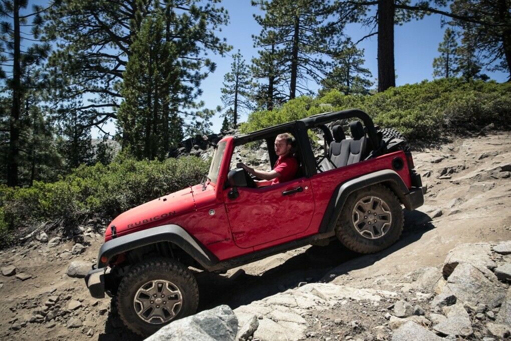 Der Jeep Wrangler Rubicon bietet eine extrem geländetaugliche Achsverschränkung