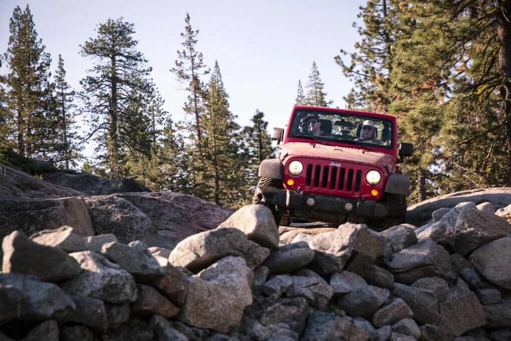 Auf dem Rubicon Trail ist es morgens bitterkalt und mittags sehr heiß