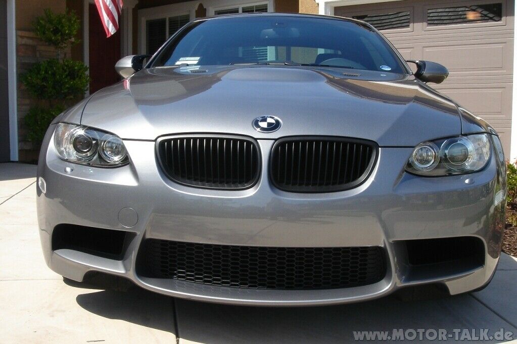 Schwarze Nieren auf E90 LCI, komplett oder nur Rahmen lackieren?