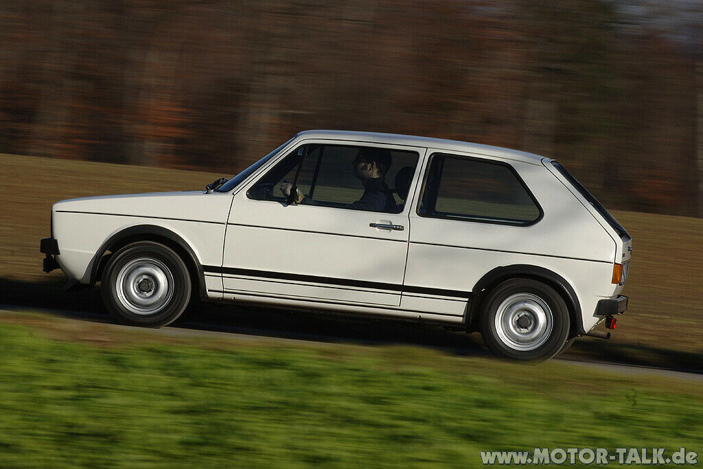 Schwarze Ralleystreifen auf weißen GTI, was meint ihr dazu?
