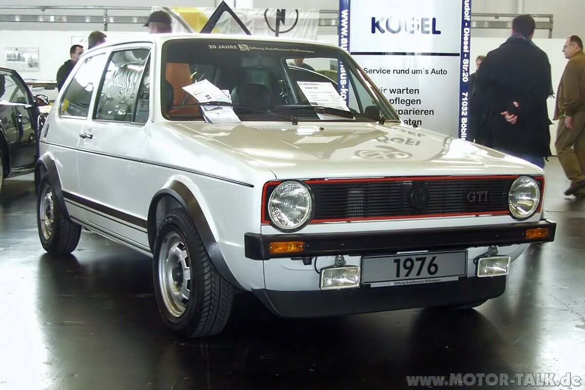 Schwarze Ralleystreifen auf weißen GTI, was meint ihr dazu?
