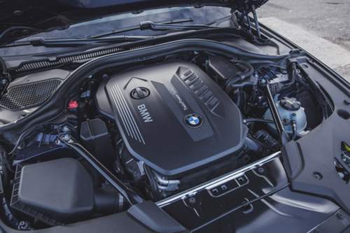 Im 530d xDrive arbeitet ein klassischer Reihensechszylinder-Diesel