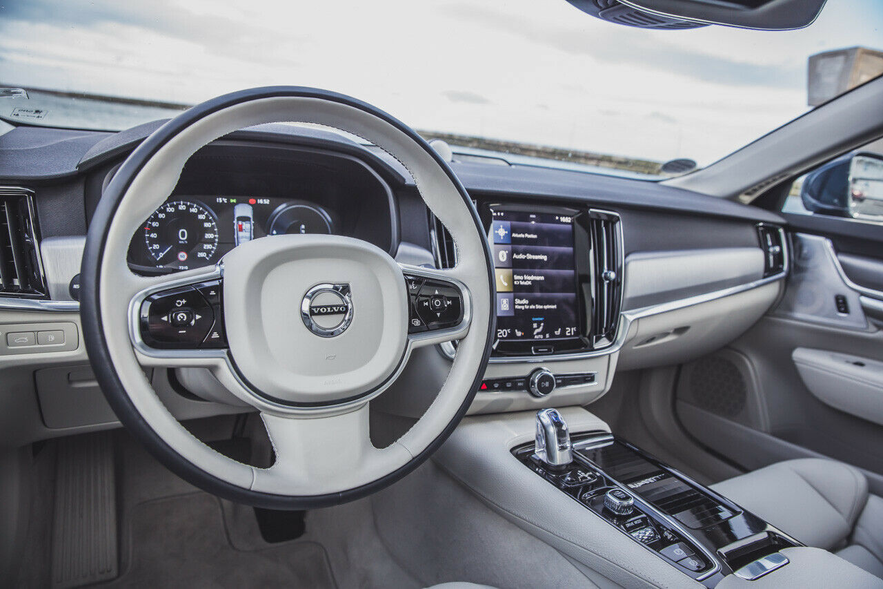 Schönes Leder, hochwertige Oberflächen: Der Volvo V90 fühlt sich sehr angenehm an