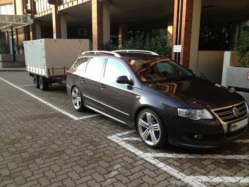 Passat mit Anhaenger