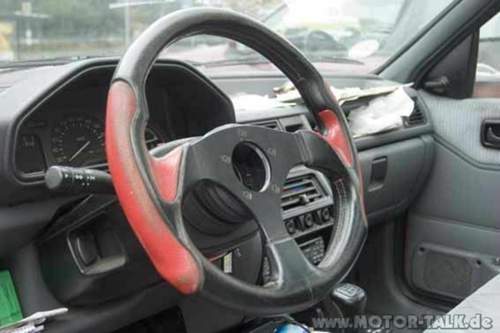 Victor-3l33-sportlenkrad-sw-rt-fordfiesta13-tiefer60-40-2013dec04-001-20x13-72ppi
