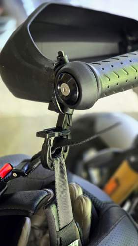 Helmhalter an der 400 X