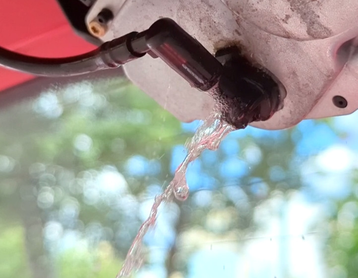 Seat Lupo/Arosa Heckscheibenwischer klemmt fest, Wasser aus Pumpe kommt im hohen Bogen (Bilder)