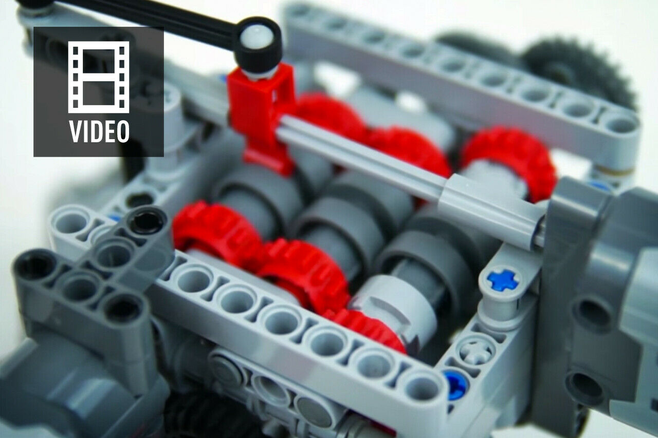 Der Lego-Tüftler Sariel aus Polen baut ein Sechsgang-Getriebe aus Lego