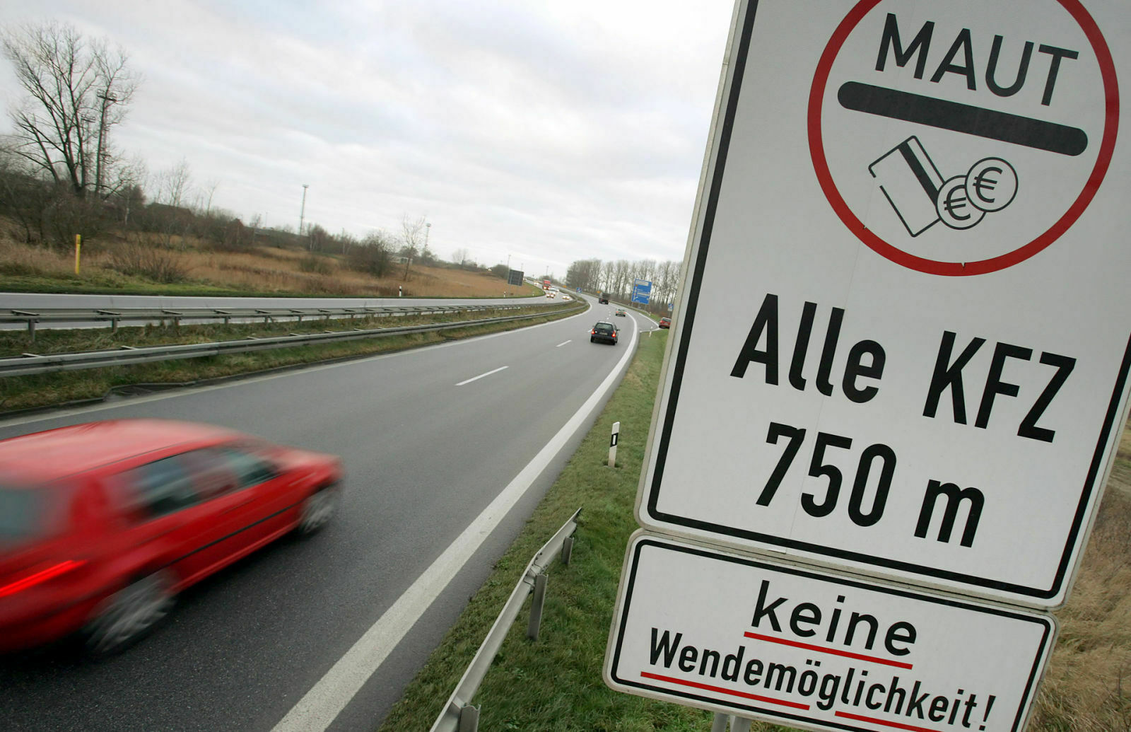 Die CSU hat ihr Lieblings-Thema wieder auf den Tisch gebracht: Die Pkw-Maut. Diese soll aber nur für Ausländer gelten