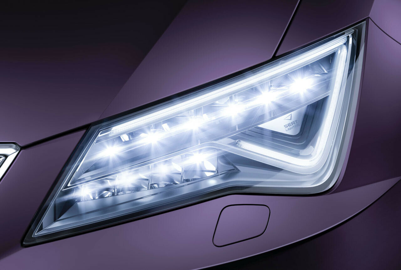 LED-Scheinwerfer mit neuer Optik im Leon Facelift