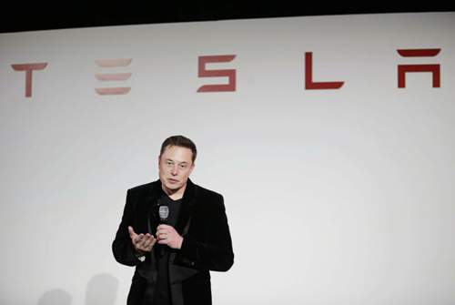 Elon Musk hatte in verschiedenen Twitter-Posts die besonderen Fähigkeiten von "Autopilot" hervorgehoben