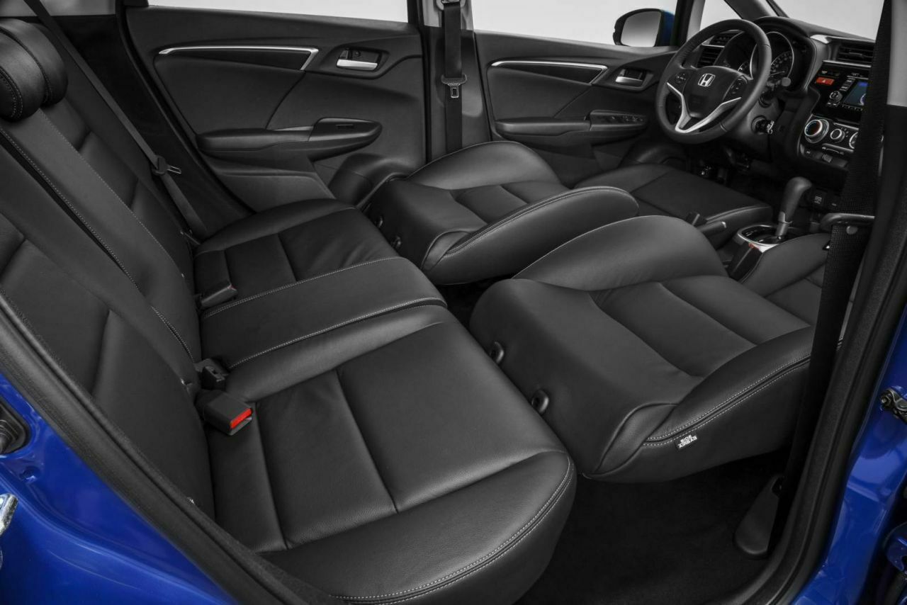 Füße hoch: Liegefläche im Innenraum des Honda Fit, der US-Version des neuen Honda Jazz