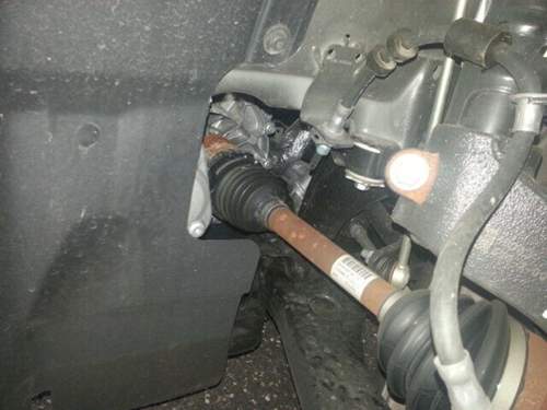 Focus-mk3-8-monate-ohne-behandlung-achse-vorne-mit-rost-02