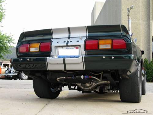 1976-ford-mustang-302-cubic-v8-back