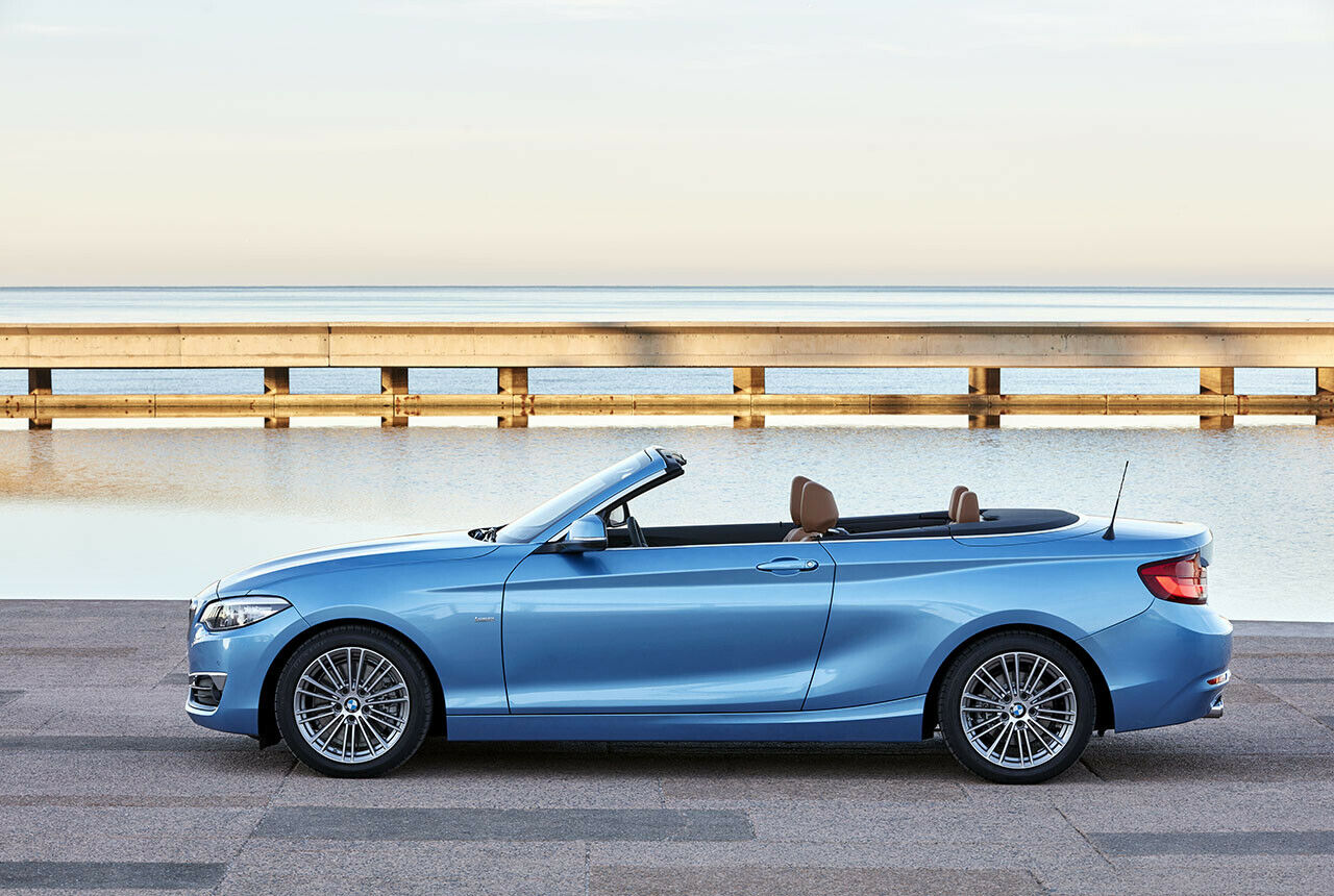 Dieses helle Blau gehört mit dem Facelift zum Lackangebot beim 2er BMW