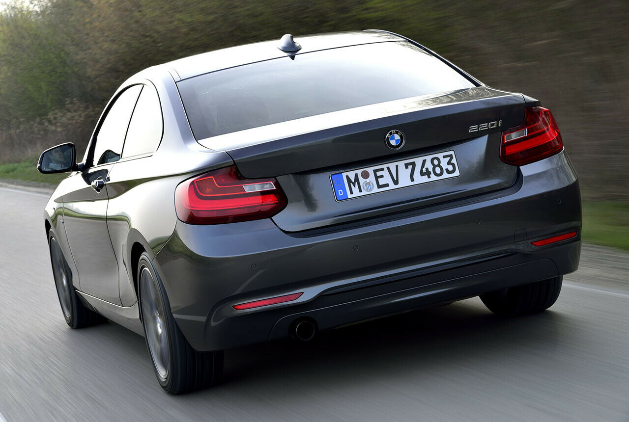 Vor dem Facelift sah der 2er BMW von hinten aus wie auf diesem Foto