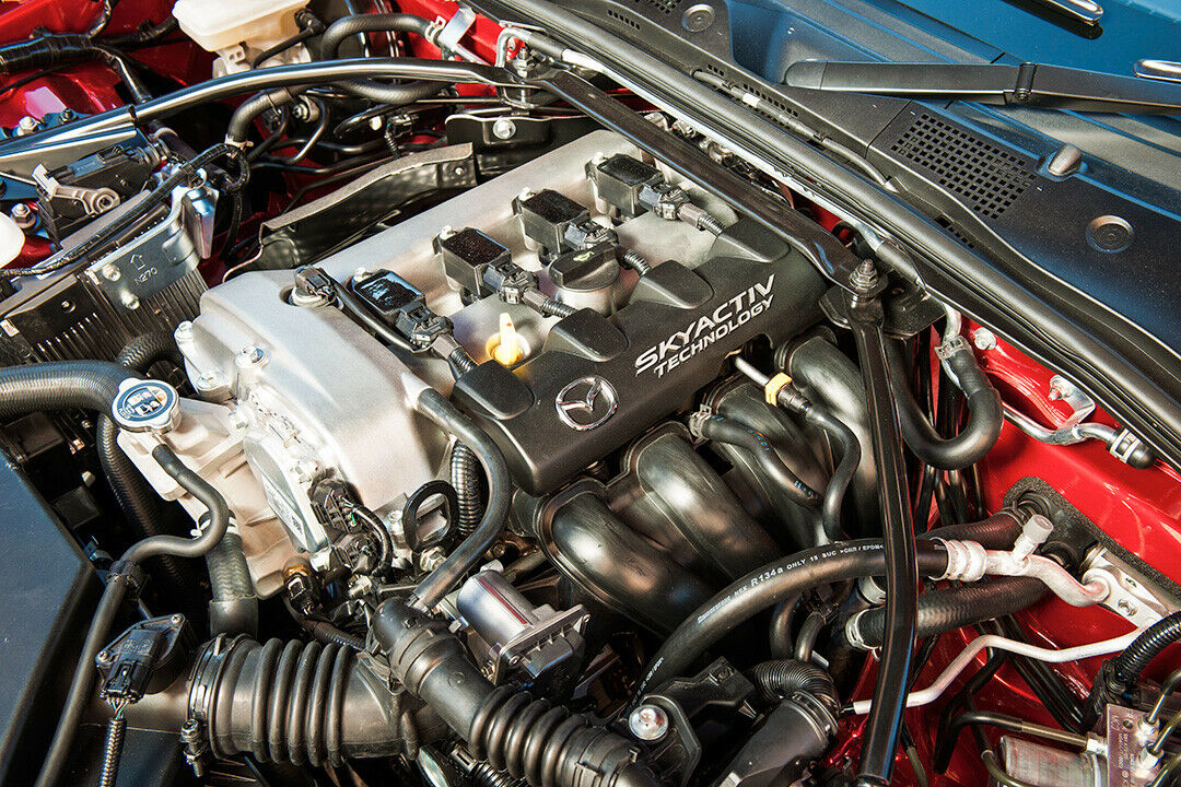 Der Vierzylinder-Motor des Mazda MX-5 leistet gerade einmal 131 PS